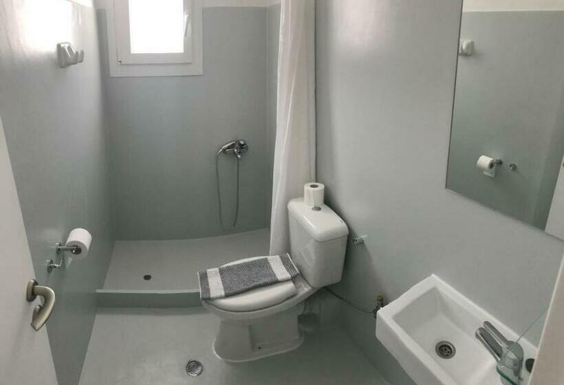 غرفة قياسية مزوَّدة بشُرفة, Grozos Rooms
