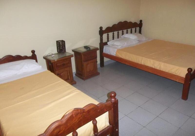 스탠다드 트리플 룸, Hostal Portal Del Valle