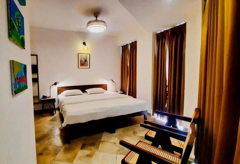 プールビュースタンダードルーム, Half Hotel, Calangute