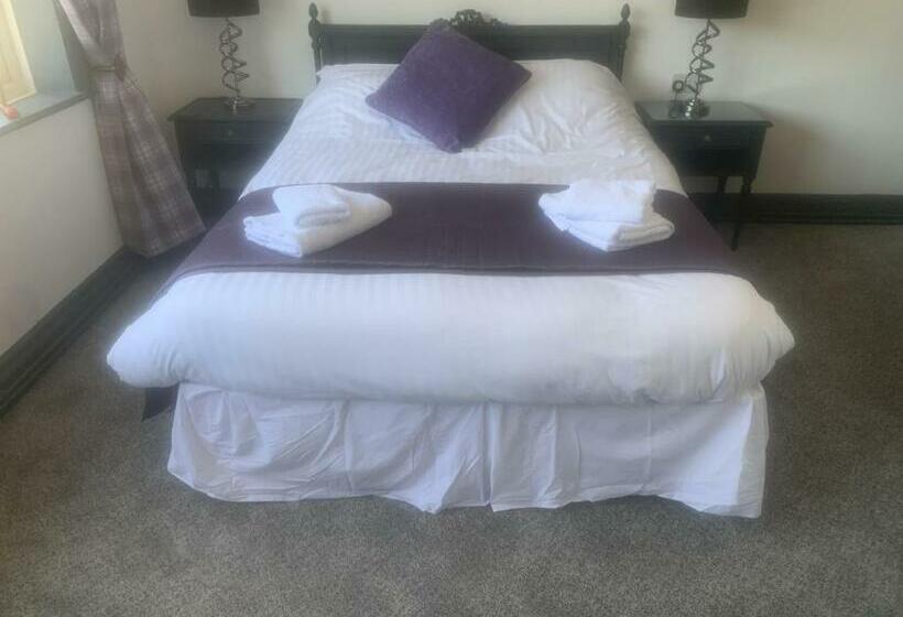 Семейный Номер, The George Inn Middle Wallop