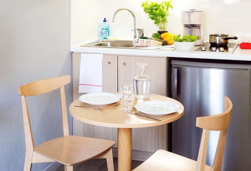 Апартаменты 1 Спальня с Балконом, Aparthotel Adagio Access Marseille Prado Périer
