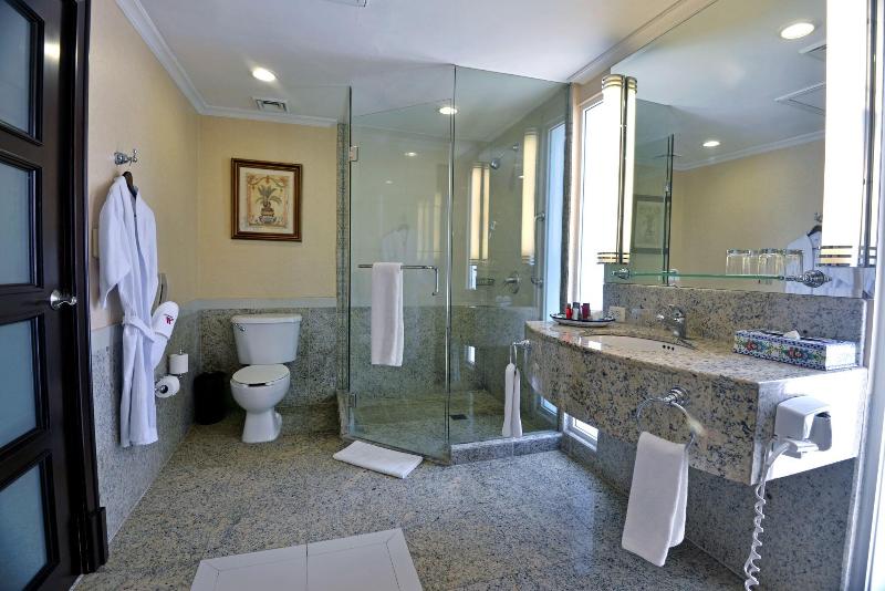 سوئیت جونیور با چشم‌انداز باغ, Grand Hotel San Pietro Taormina