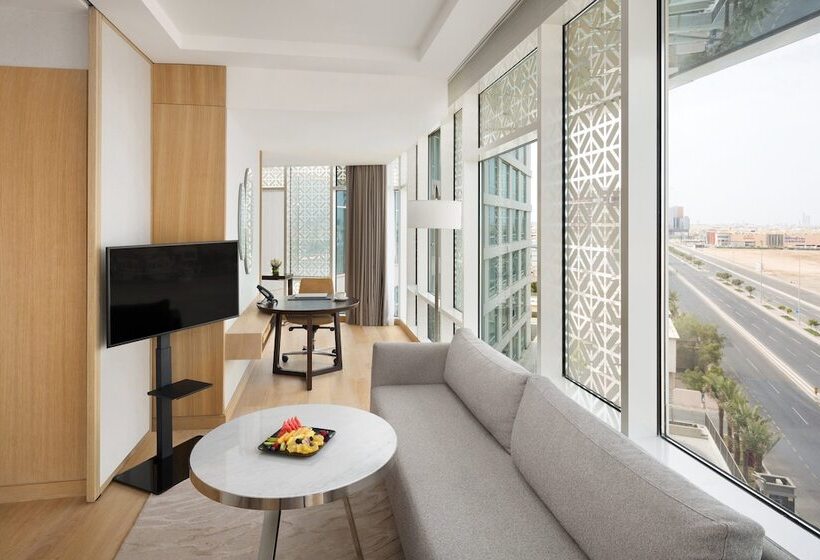 Люкс Клуб, Crowne Plaza   Jeddah Al Salam, An Ihg