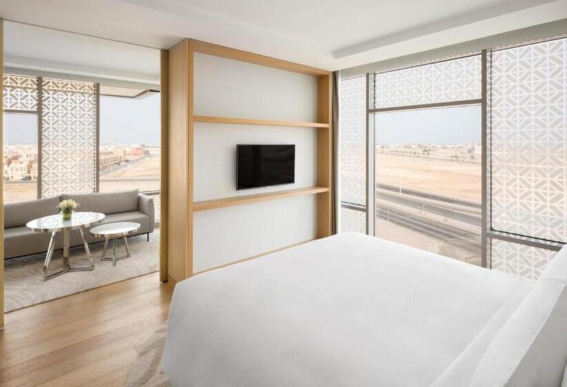 Полулюкс Клуб, Crowne Plaza   Jeddah Al Salam, An Ihg