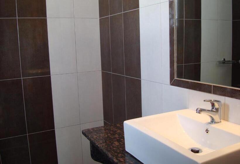 Студия Стандарт, Elena Studios & Suites