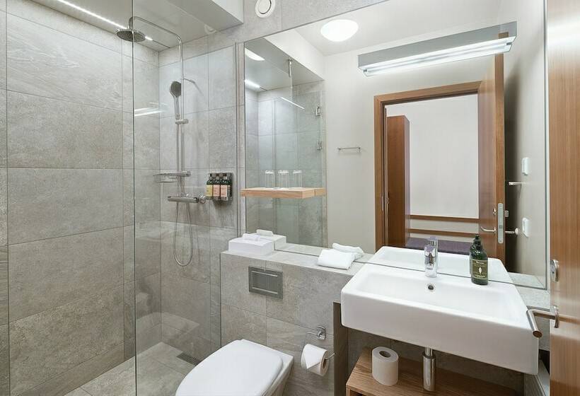 اتاق استاندارد با تخت بزرگ, Hérað   Berjaya Iceland Hotels