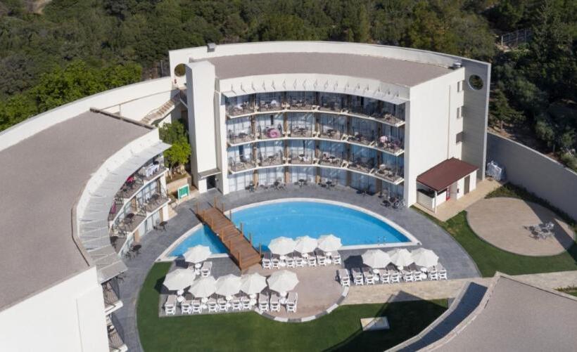 اتاق استاندارد با چشم‌انداز استخر, Duja Bodrum