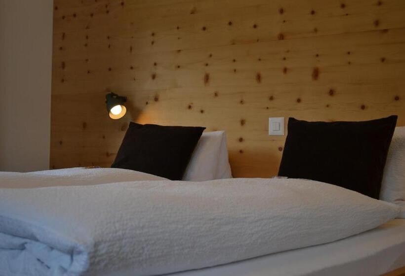 Номер Стандарт с Балконом, Schorta S Hotel Alvetern