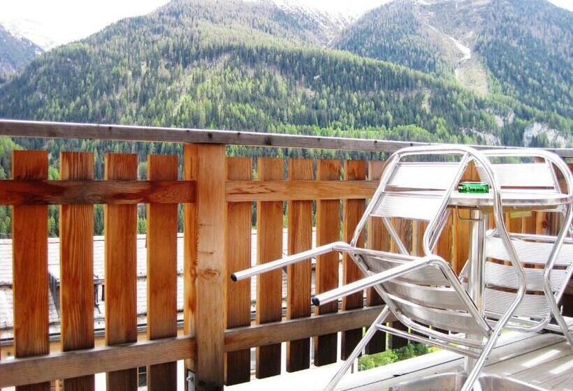 Номер Superior с Балконом, Schorta S Hotel Alvetern