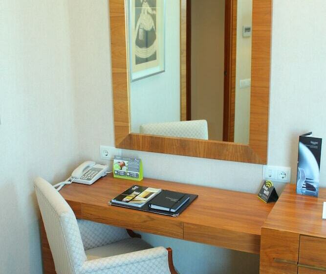 Habitación Familiar, Sercotel Sorolla Palace