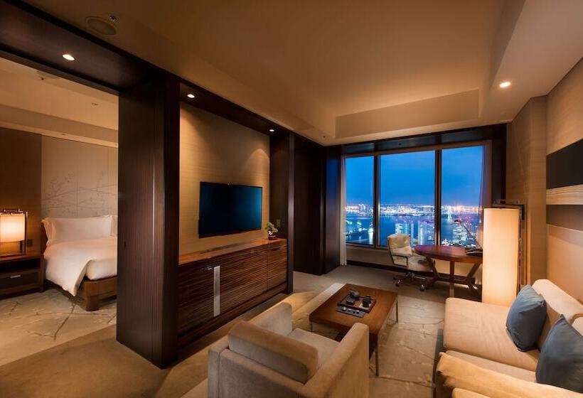 سوئیت با چشم‌انداز, Conrad Tokyo