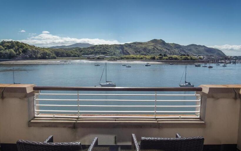 سوئیت پنت هاوس, The Quay Hotel And Spa