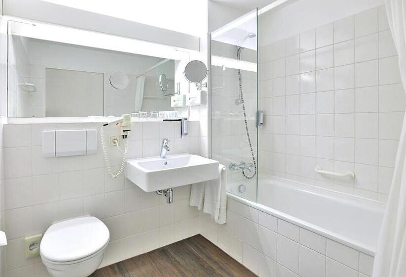 Номер Стандарт, Victor S Residenz Hotel München