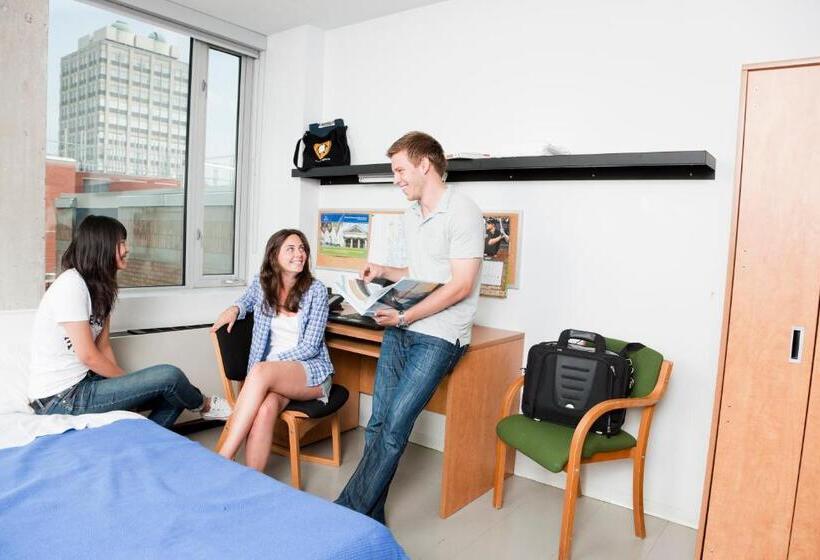 اتاق استاندارد یک تخته با سرویس بهداشتی مشترک, University Of Toronto New College Residence 45 Willcocks Residence