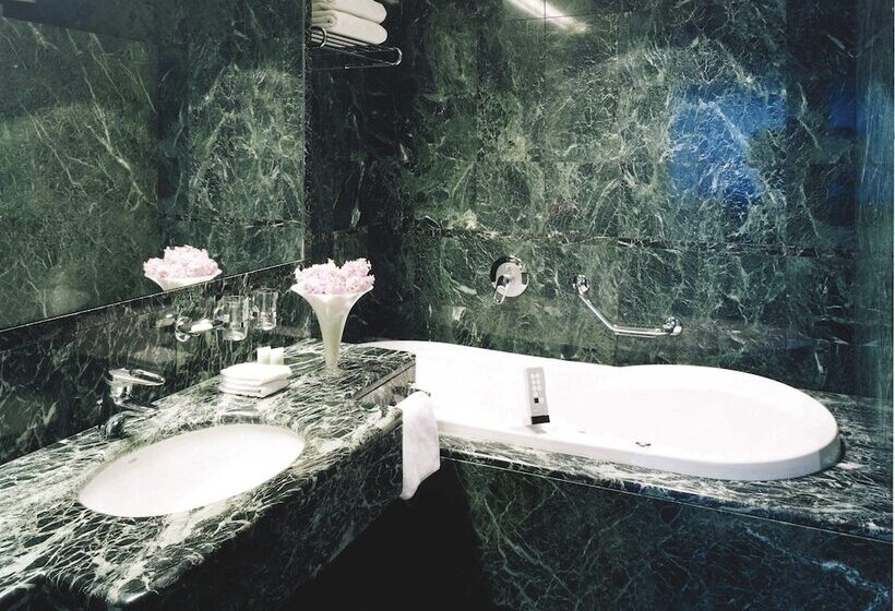 اتاق سوپریور, Greif, A Member Of Design Hotels