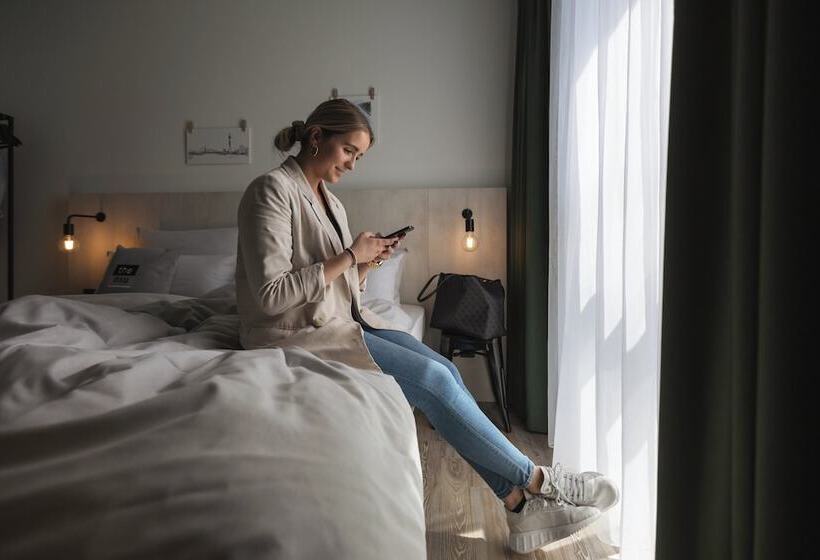 Номер Стандарт, Holiday Inn   The Niu Tab Dusseldorf Main Station, An Ihg