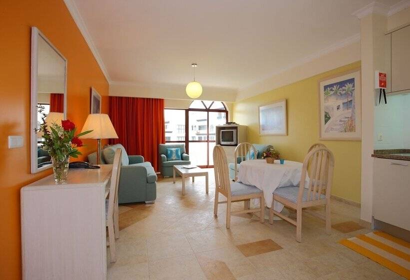 주니어 스위트, Canico Bay Apartments