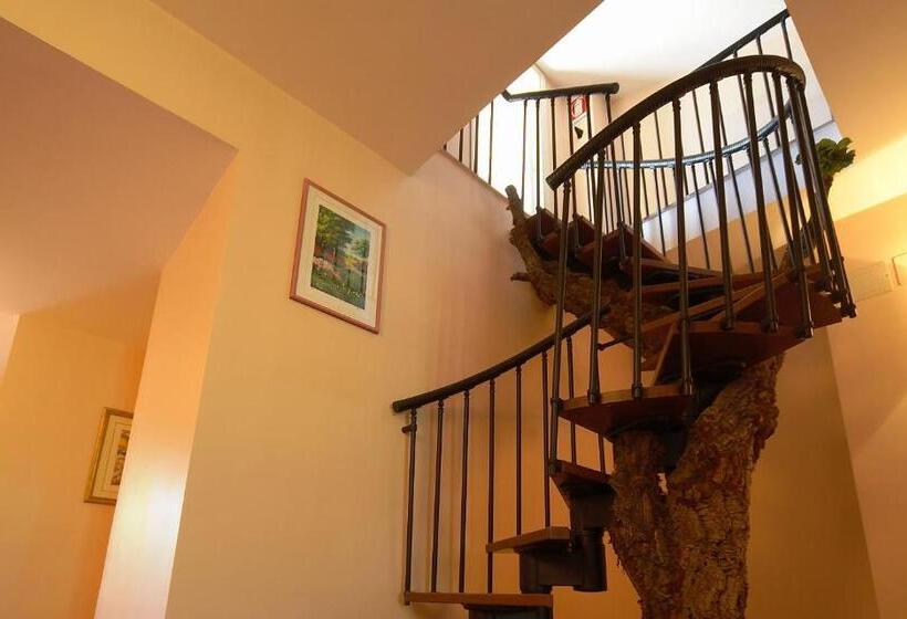 اتاق خانوادگی, Borgo Verde
