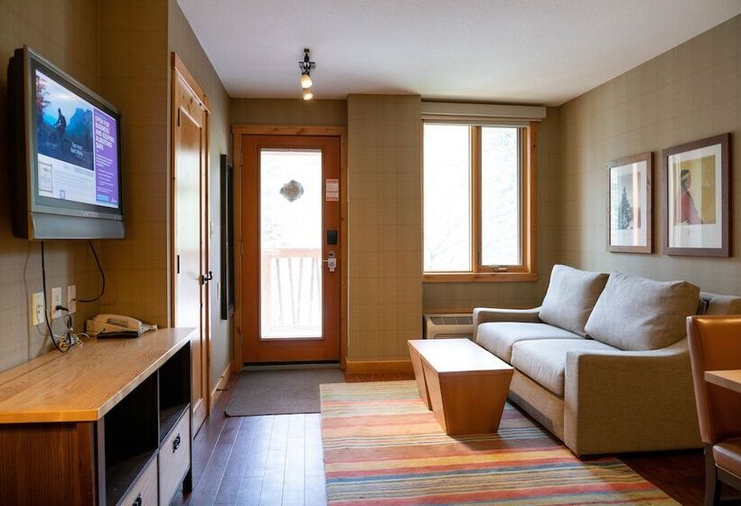 스위트, Fox Hotel And Suites