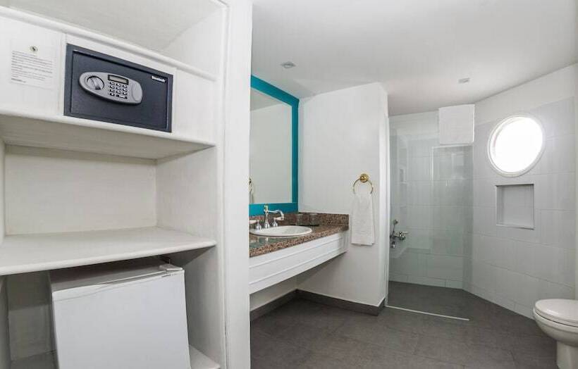 Полулюкс, Le Manoir Bogota