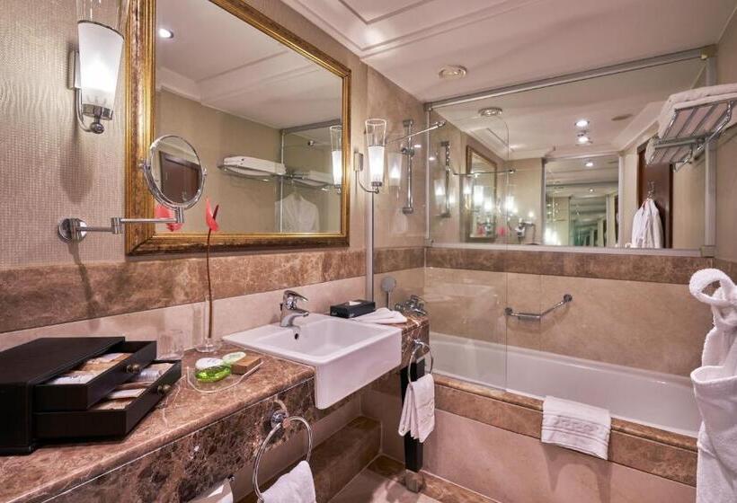 اتاق خانوادگی, Calista Luxury Resort