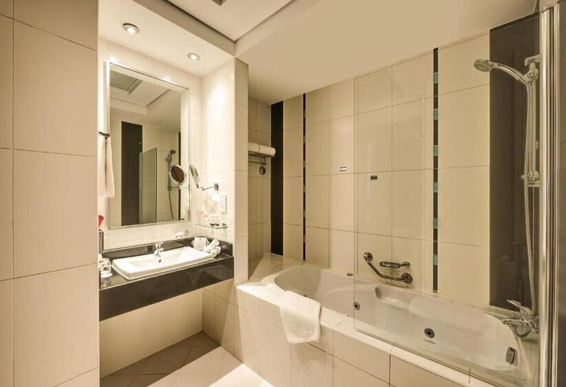 Номер Superior Вид на Город, Copthorne Hotel Dubai