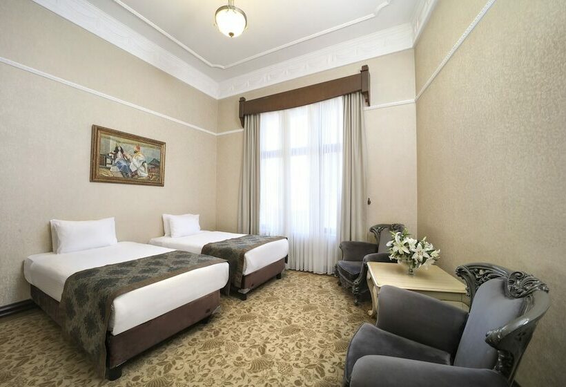 2 Bedroom Family Suite, Legacy Ottoman