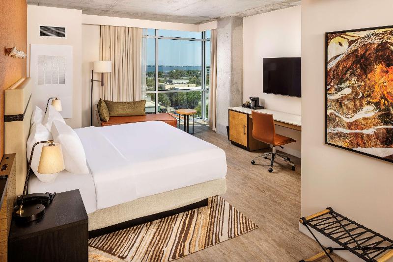 غرفة قياسية سرير كينج, Melby Downtown Melbourne Tapestry Collection By Hilton