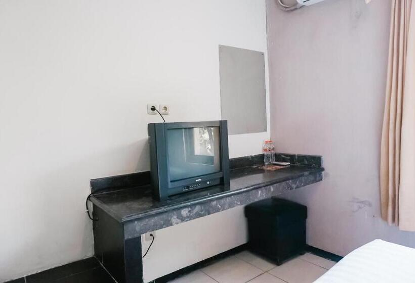 带大床的高级房间, Votel Hotel Tulungagung