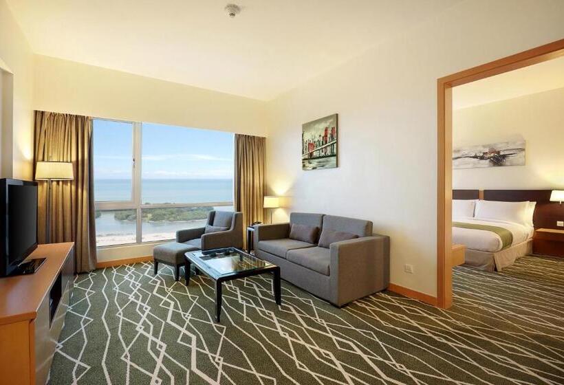 Suite Letto King, Holiday Inn Melaka By Ihg