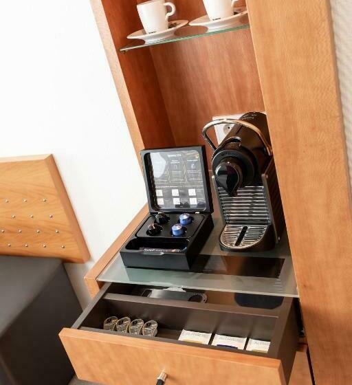 اتاق سوپریور با تخت بزرگ, Dorint Hotel Bremen