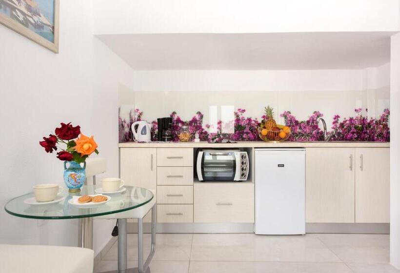 استودیوی استاندارد, Romantic Palace Beach Apartments