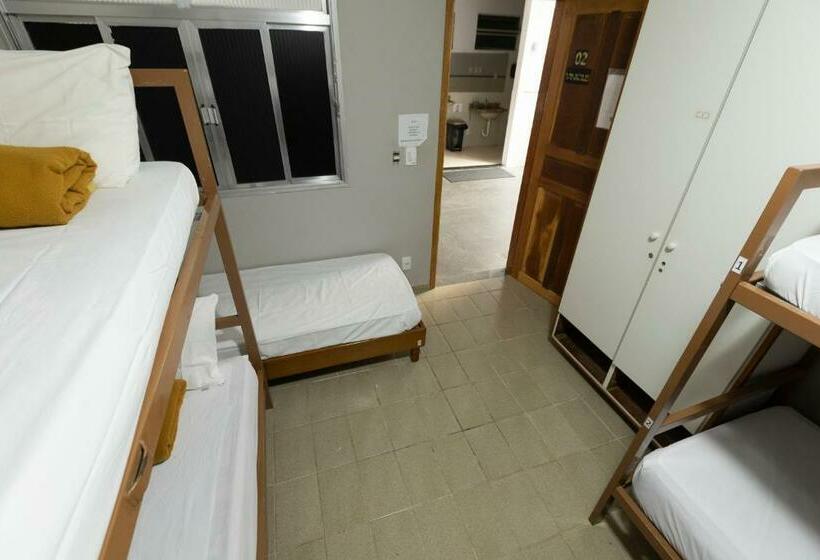 تختخواب در اتاق مشترک, Hostel Diniz