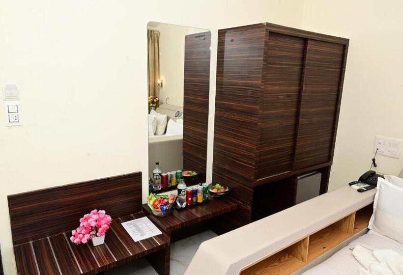 带泳池景观的优质房间, Vits Shanti Solitaire Arpora