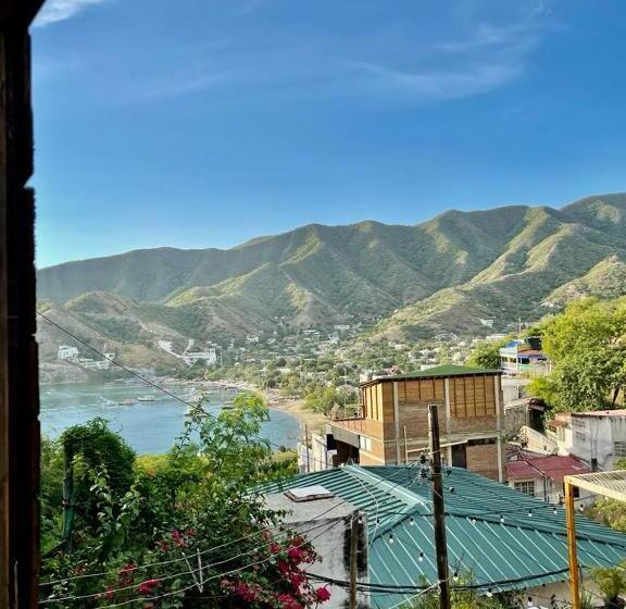 اتاق استاندارد با بالکن و چشم‌انداز دریا, Tamarindo Beach Hostel