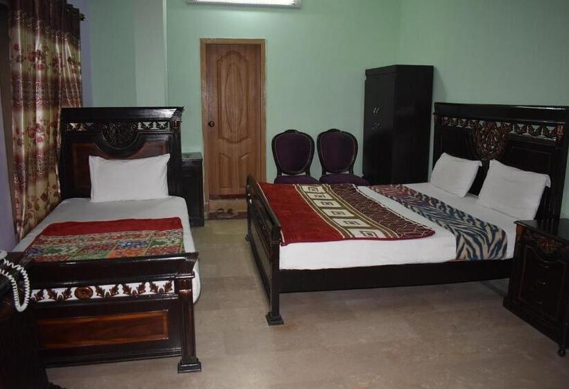 Economy Triple Room, The Oriel