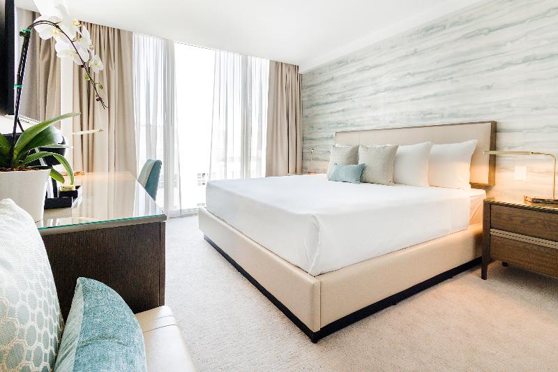 חדר סופריור עם מיטת קינג, Iberostar Waves Miami Beach