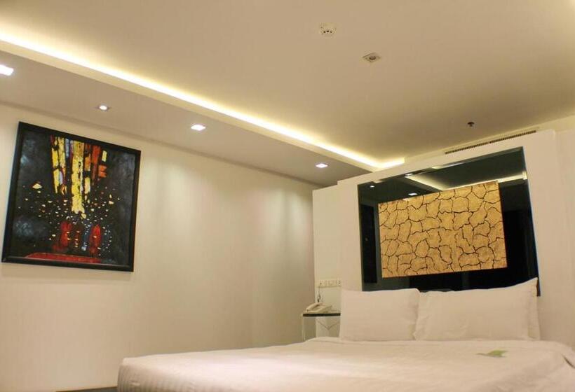 سوییت لوکس, Nova Suites Pattaya By Compass Hospitality