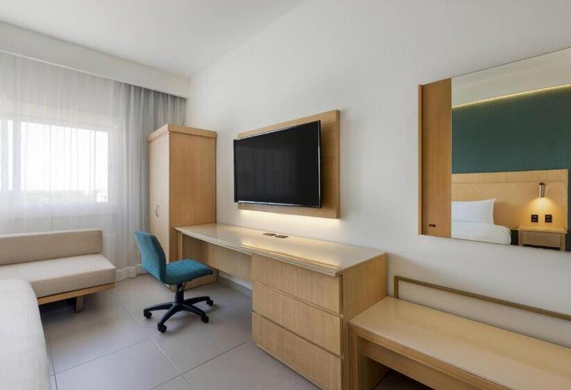 带大床的标准间, Courtyard By Marriott Cancun Airport