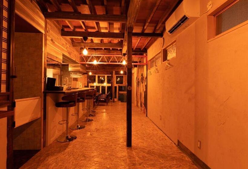 Четырехместный номер эконом класса с общей ванной комнатой, Guesthouse & Kitchen Hace