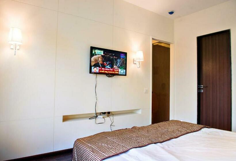 Номер Deluxe, Grand Fortune Beacon Ichalkaranji