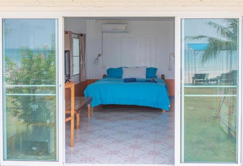 اتاق استاندارد با چشم‌انداز دریا, Sabai Beach Resort