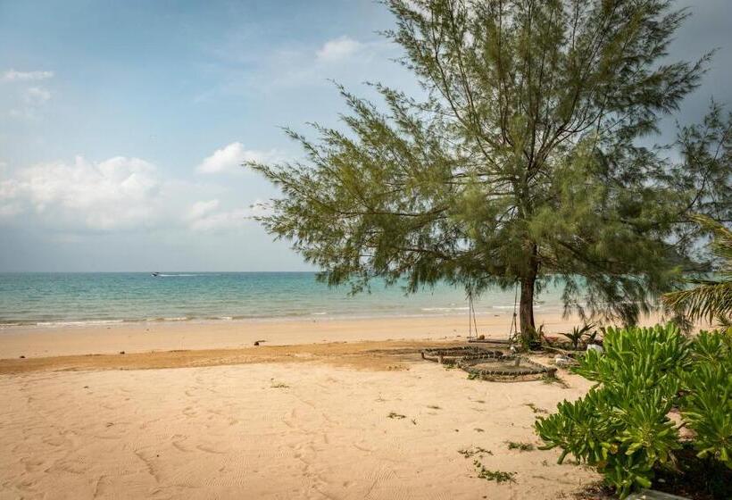 اتاق استاندارد با چشم‌انداز دریا, Sabai Beach Resort