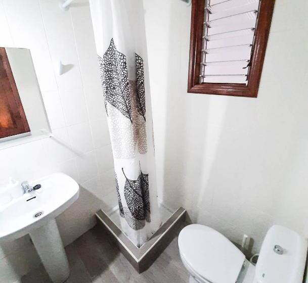 اتاق استاندارد با چشم‌انداز باغ, Banana Surf House