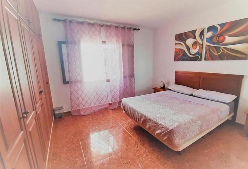 اتاق استاندارد با چشم‌انداز باغ, Banana Surf House