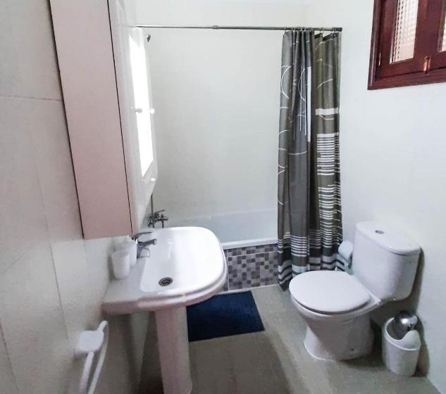 اتاق استاندارد با سرویس بهداشتی مشترک, Banana Surf House