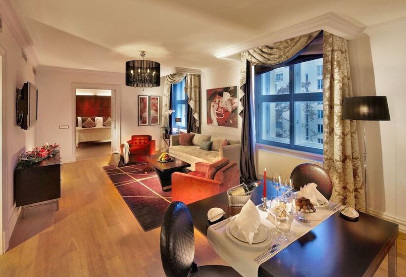 سوئیت اجرایی با چشم‌انداز باغ, The Grand Mark Prague   The Leading Hotels Of The World