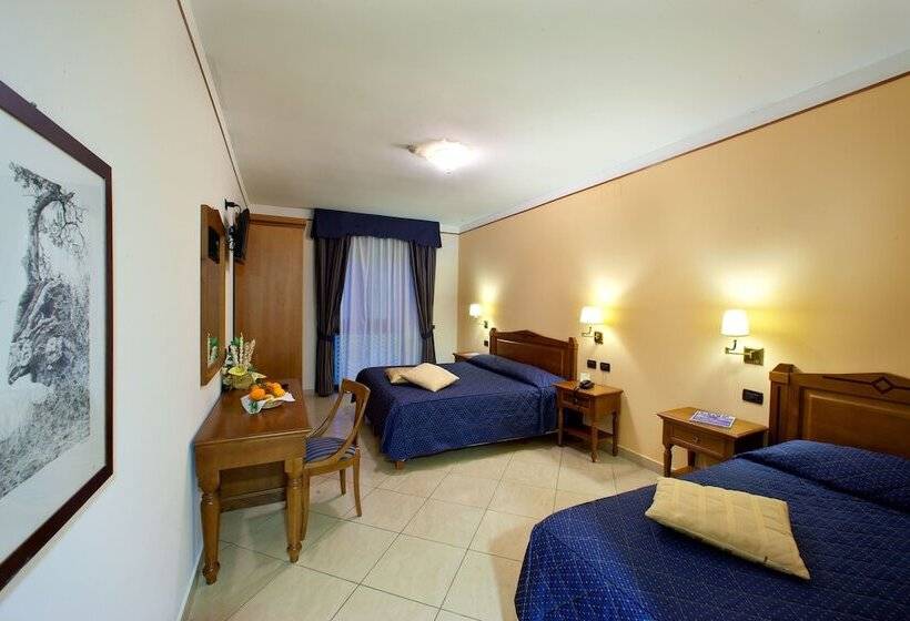 标准三人间, Ulisse Deluxe Hostel