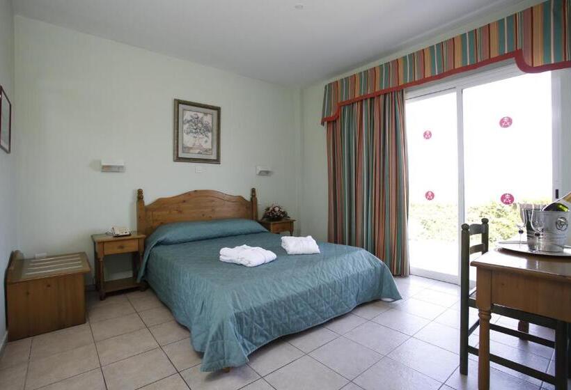 低层单卧公寓, Akamanthea Holiday Village