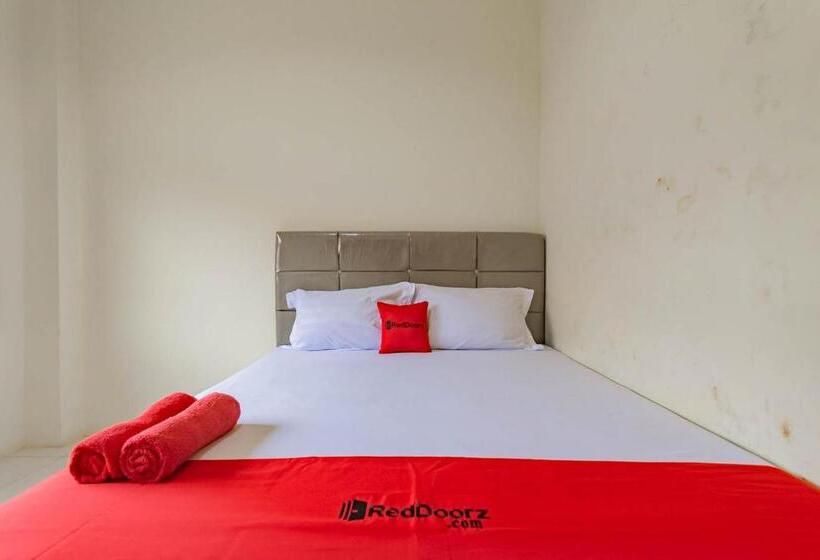 Номер Economy, Reddoorz Near Arka Sepinggan Airport Balikpapan